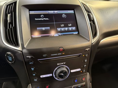 Used 2015 Ford Edge Titanium w/ Equipment Group 302A AWD/4WD image 18
