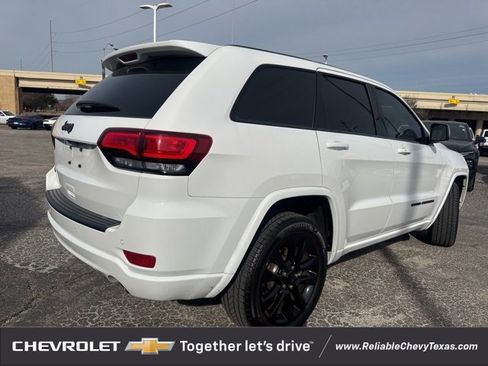 Used 2021 Jeep Grand Cherokee Laredo X image 4