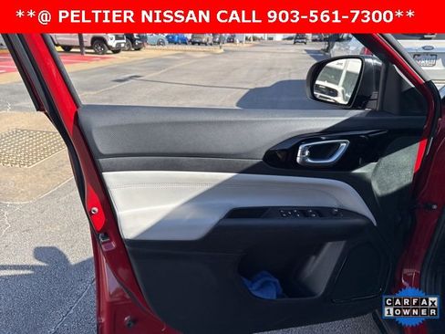 Used 2023 Jeep Compass Limited image 11