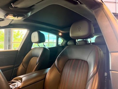 Used 2023 Maserati Levante GT AWD/4WD image 16