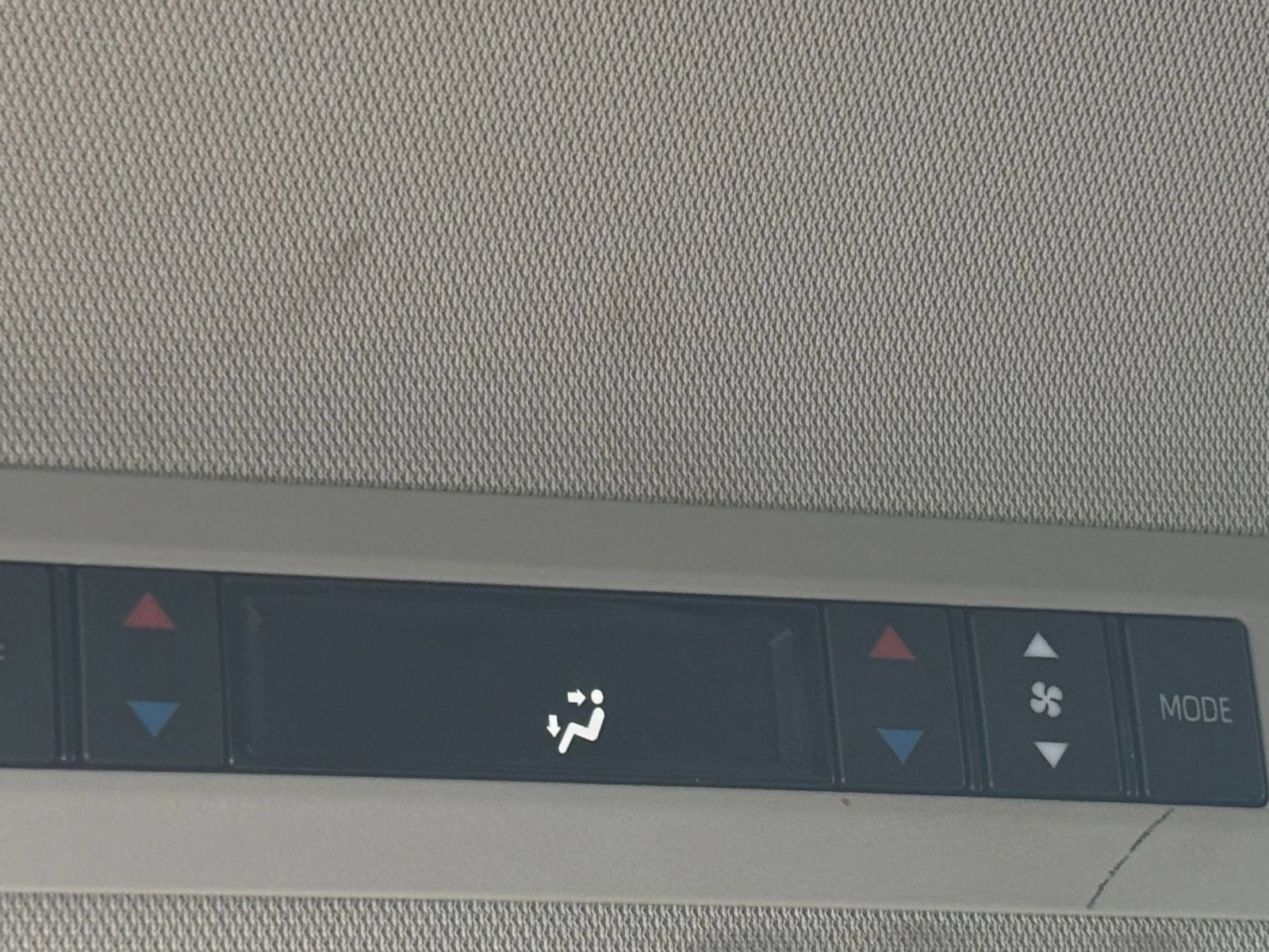 Used 2025 Toyota Sienna XLE FWD image 22