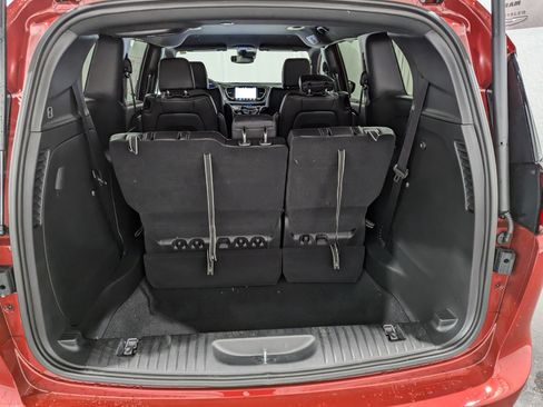 New 2025 Chrysler Pacifica Select image 9