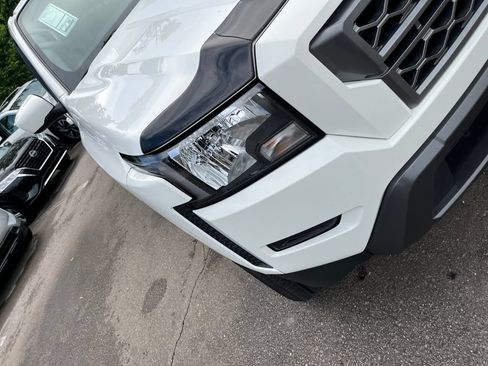 Used 2022 Nissan Frontier SV AWD/4WD image 36