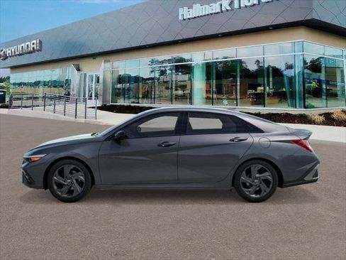 New 2026 Hyundai Elantra SEL Sport FWD image 3