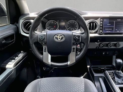 Used 2020 Toyota Tacoma SR5 RWD image 7