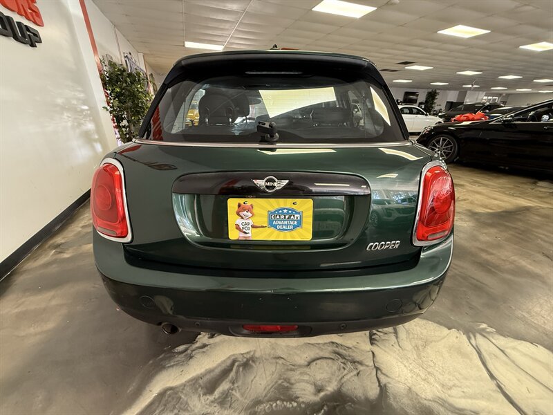 Used 2018 MINI Cooper 4-Door Hardtop FWD image 4