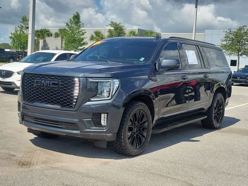 Used 2021 GMC Yukon XL Denali AWD/4WD image 3