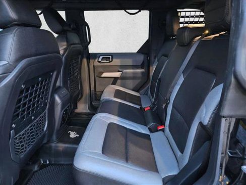 Used 2023 Ford Bronco Black Diamond w/ Sasquatch Package image 19