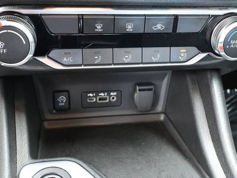 Used 2024 Nissan Sentra SV FWD image 30