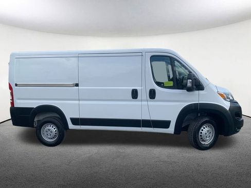 Used 2025 RAM ProMaster 2500 w/ Convenience Group image 15