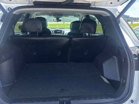 Used 2024 Chevrolet Equinox LT FWD image 22