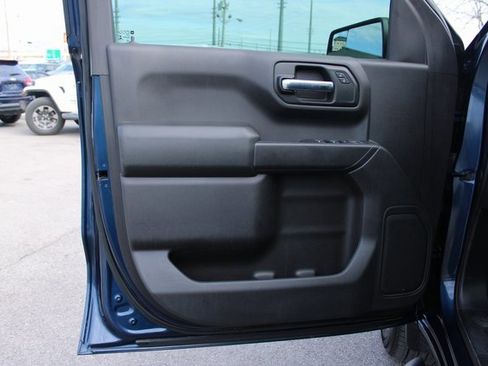 Used 2019 Chevrolet Silverado 1500 Custom Trail Boss w/ Custom Convenience Package image 10