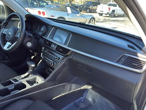 Used 2019 Kia Optima LX image 21