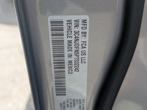 Used 2023 Jeep Compass Latitude image 21