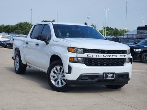 Used 2022 Chevrolet Silverado 1500 Custom RWD image 2
