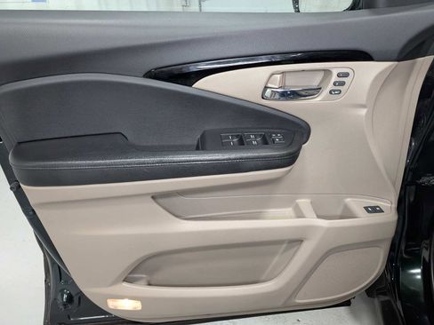 Used 2016 Honda Pilot Touring image 41