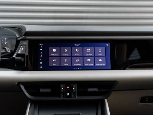 Used 2025 Porsche Macan Electric image 21