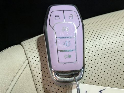 Used 2017 Ford Mustang Premium image 24