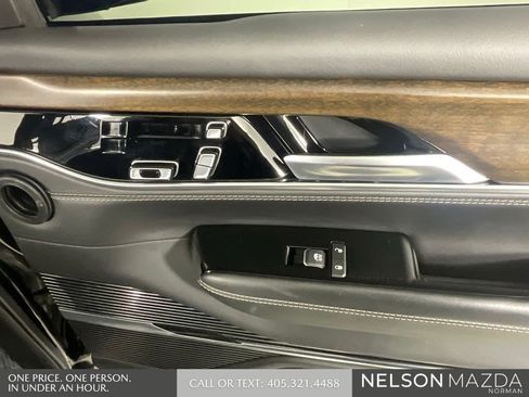 Used 2022 Jeep Grand Wagoneer Series II AWD/4WD image 21