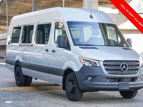 Used 2024 Mercedes-Benz Sprinter 3500 image 10