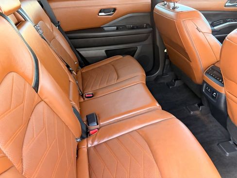 Certified 2023 Nissan Pathfinder Platinum w/ Cargo Package AWD/4WD image 14