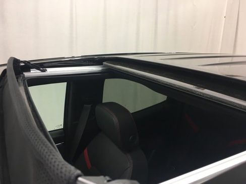 Used 2025 Chevrolet Colorado Z71 w/ Technology Package image 42