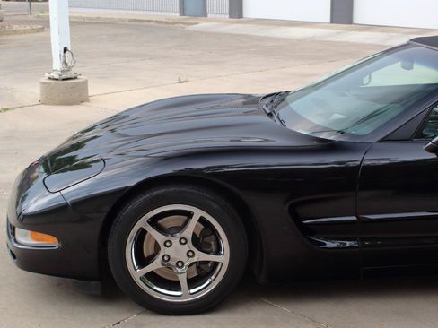 Used 2002 Chevrolet Corvette Convertible w/ Preferred Equipment Group2 RWD image 27