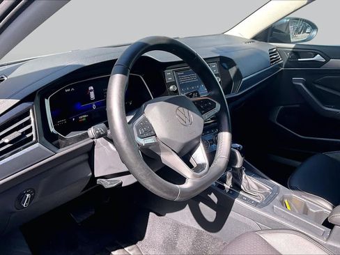 Used 2022 Volkswagen Jetta SE FWD image 17