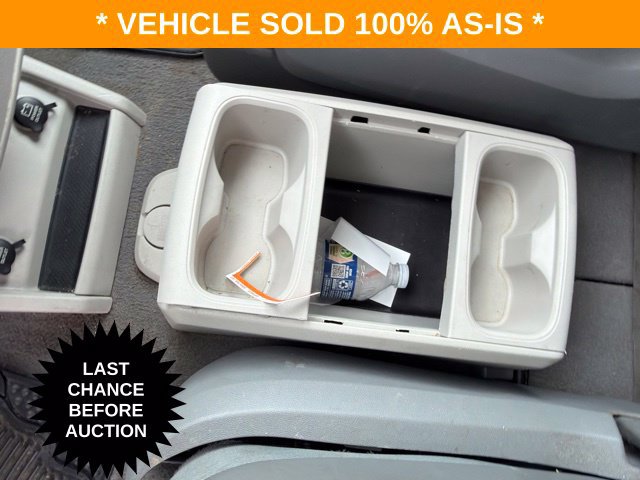 Used 2010 Volkswagen Routan SE FWD image 26