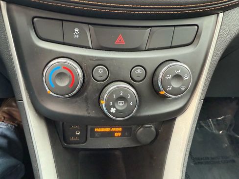 Used 2017 Chevrolet Trax LT w/ Driver Confidence Package image 18