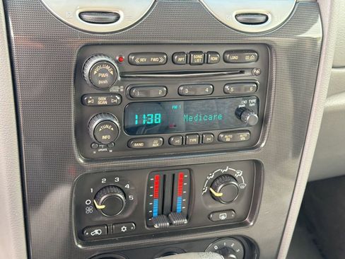 Used 2006 GMC Envoy SLE image 19