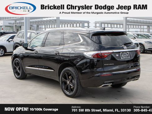 Used 2024 Buick Enclave Essence w/ Sport Touring Edition image 7