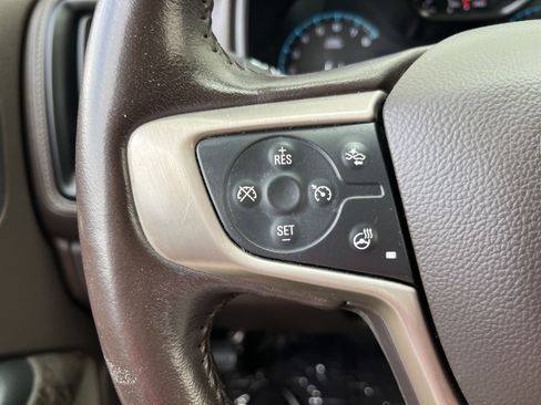 Used 2022 GMC Canyon Denali RWD image 22