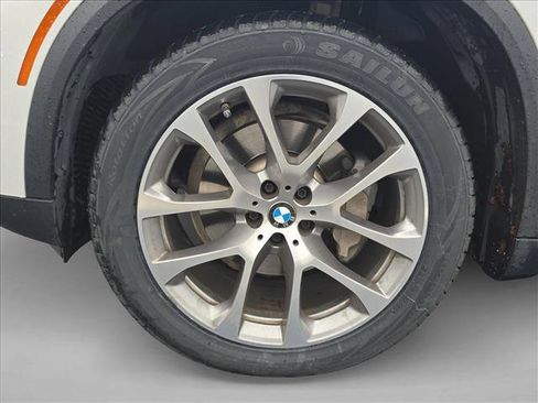 Used 2019 BMW X5 xDrive40i w/ Executive Package image 25