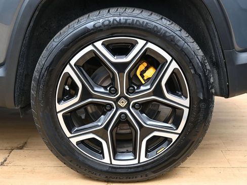 Used 2023 Rivian R1S Adventure AWD/4WD image 11
