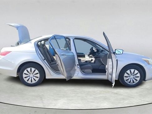 Used 2010 Honda Accord LX image 14
