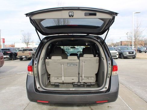 Used 2016 Honda Odyssey SE image 16