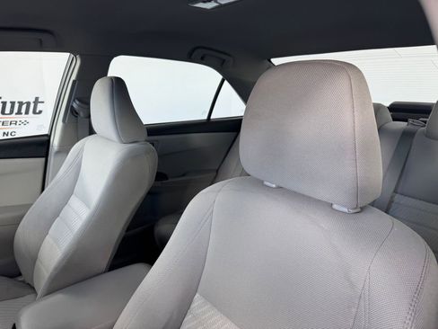 Used 2016 Toyota Camry LE image 3