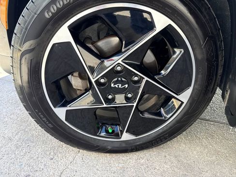 Used 2023 Kia Soul EX image 27