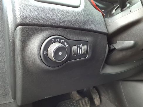 Used 2018 Jeep Compass Trailhawk w/ Cold Weather Group AWD/4WD image 10