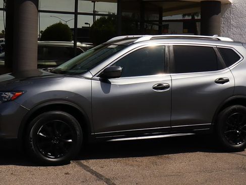 Used 2018 Nissan Rogue SV AWD/4WD image 7