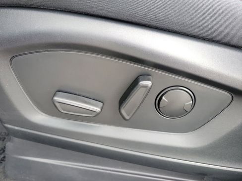 Certified 2025 Ford Explorer Active RWD image 21