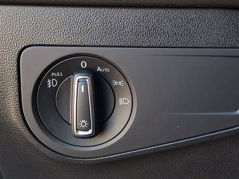 Used 2021 Volkswagen Tiguan SE R-Line image 26