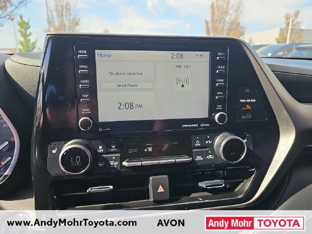 Used 2022 Toyota Highlander XLE AWD/4WD image 14