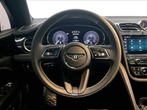 Used 2023 Bentley Bentayga AWD/4WD image 9