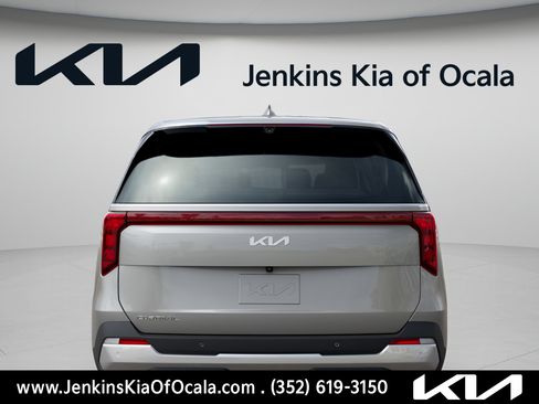 New 2026 Kia Carnival EX FWD image 4