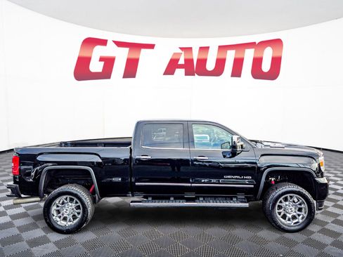 Used 2019 GMC Sierra 2500 Denali w/ Duramax Plus Package image 8