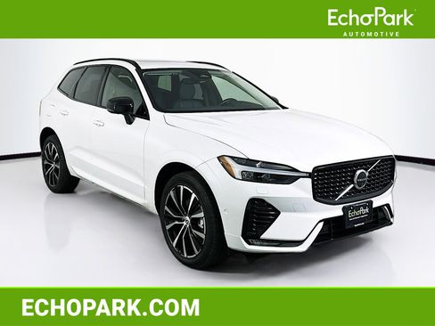 Used 2025 Volvo XC60 B5 Plus image 1