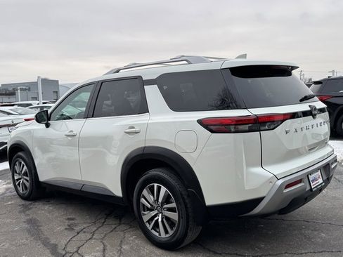Used 2022 Nissan Pathfinder SL image 18