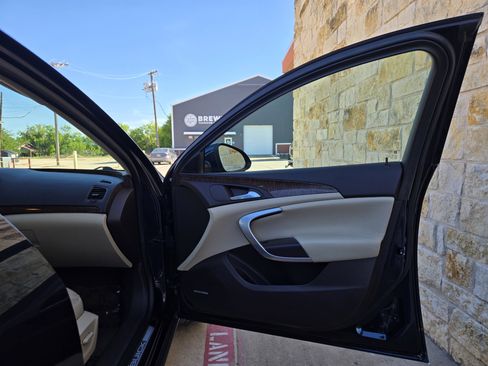 Used 2013 Buick Regal Premium image 8